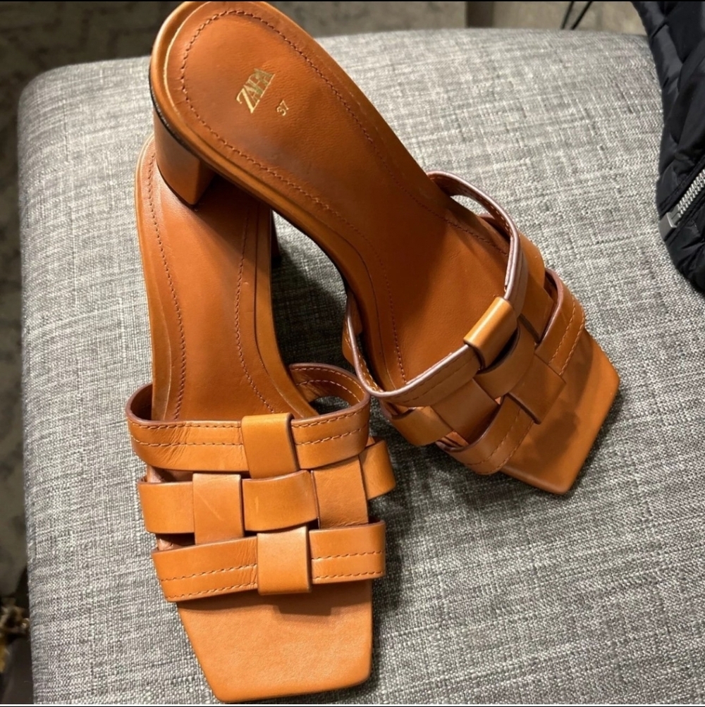 Zara Woven Block Heel Sandals - Picture 2 of 5